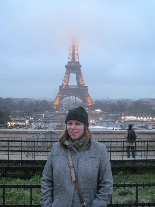 Julia in front of the Eiffel Tower